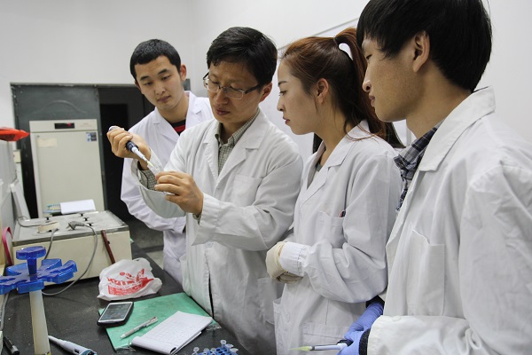http://zsb.ybu.edu.cn/data/upload/600400(3)_aKLhnC.jpg